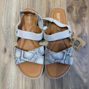Born Leather Comfort Sandals Neutral Snakeskin Size 9M